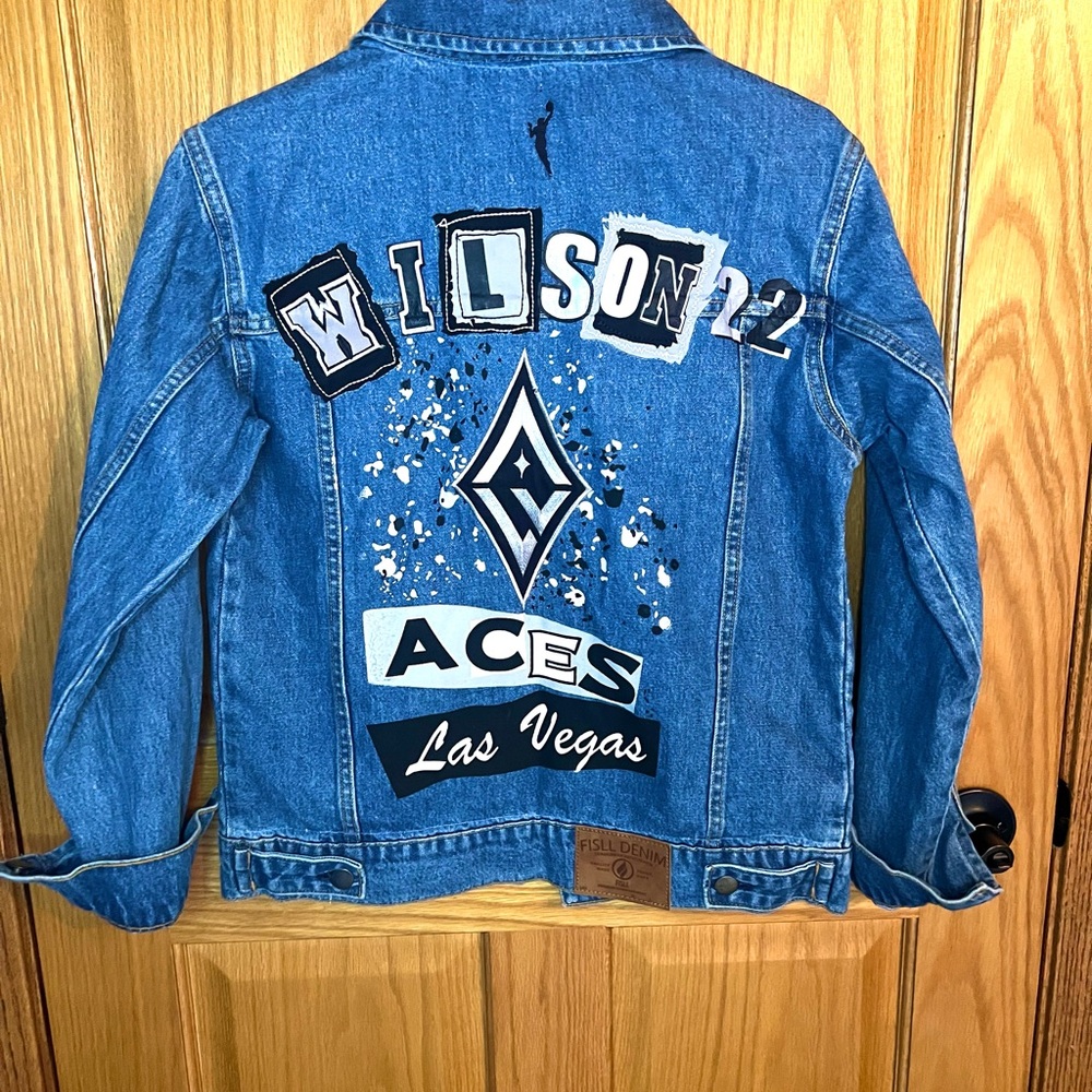 🏀 NWT A’ja Wilson WNBA FISLL SPLATTER AND PATCH Denim Jacket!! Women SM 🥇